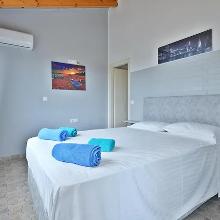 Fotini Studios شقة باليوكاستريتسا