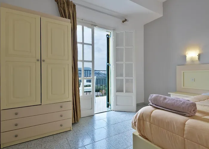 Fotini * Paleokastrítsa